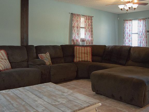 2nd image of 408 W Park Ave