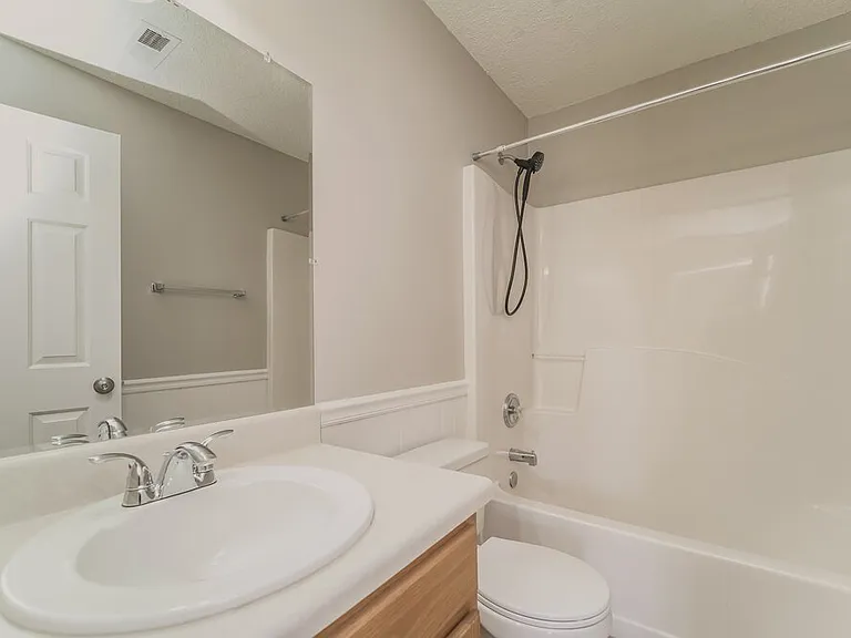 1001 Omaha Dr — Photo 16