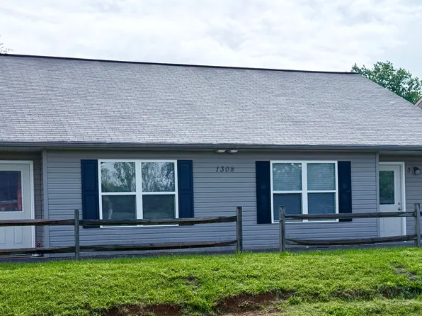 1308 Patrick Dr #1, Johnson City, TN 37601