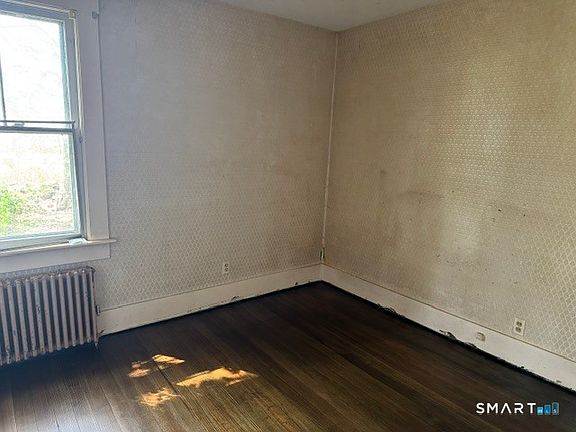 5th image of 408 Huntington Road