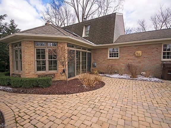 4th image of 3991 Elmwood St
