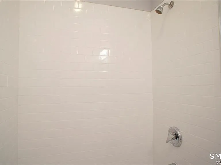 31 Isaacs St #1A — Photo 6