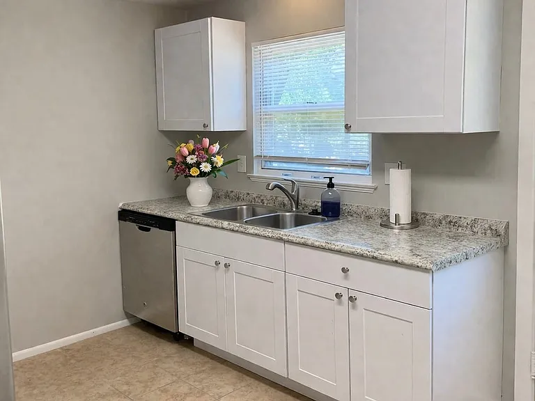 1817 N Nursery Rd — Photo 4