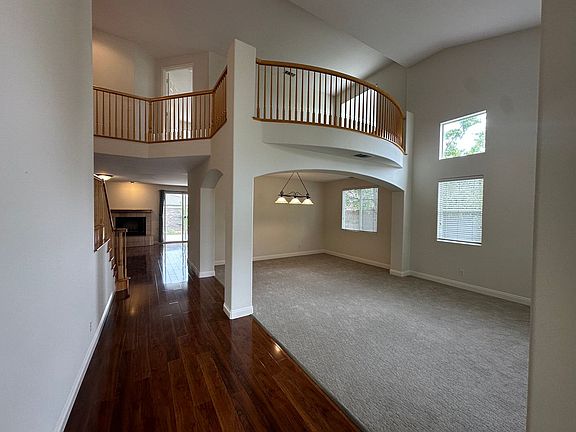 2nd image of 1461 Autumn Hills Dr