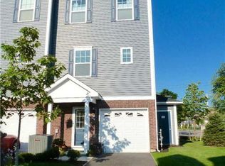 35 Barley Ln, Patchogue, NY 11772