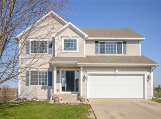 5860 Scenic View Dr, Pleasant Hill, IA 50327