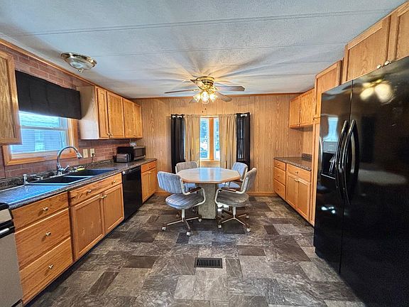 5th image of 76 Oriole Avenue
