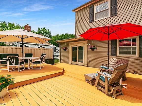 2nd image of 6283 Foxwood Ct