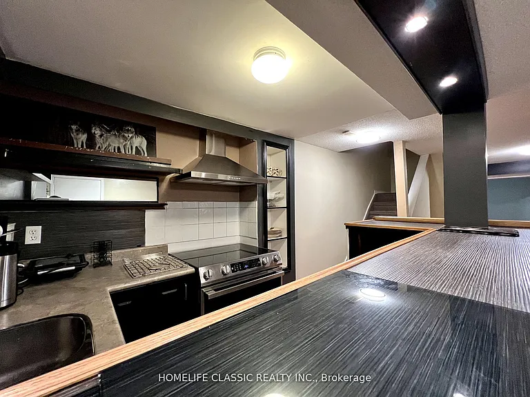 423 Flanagan Ct #LOWER — Photo 6