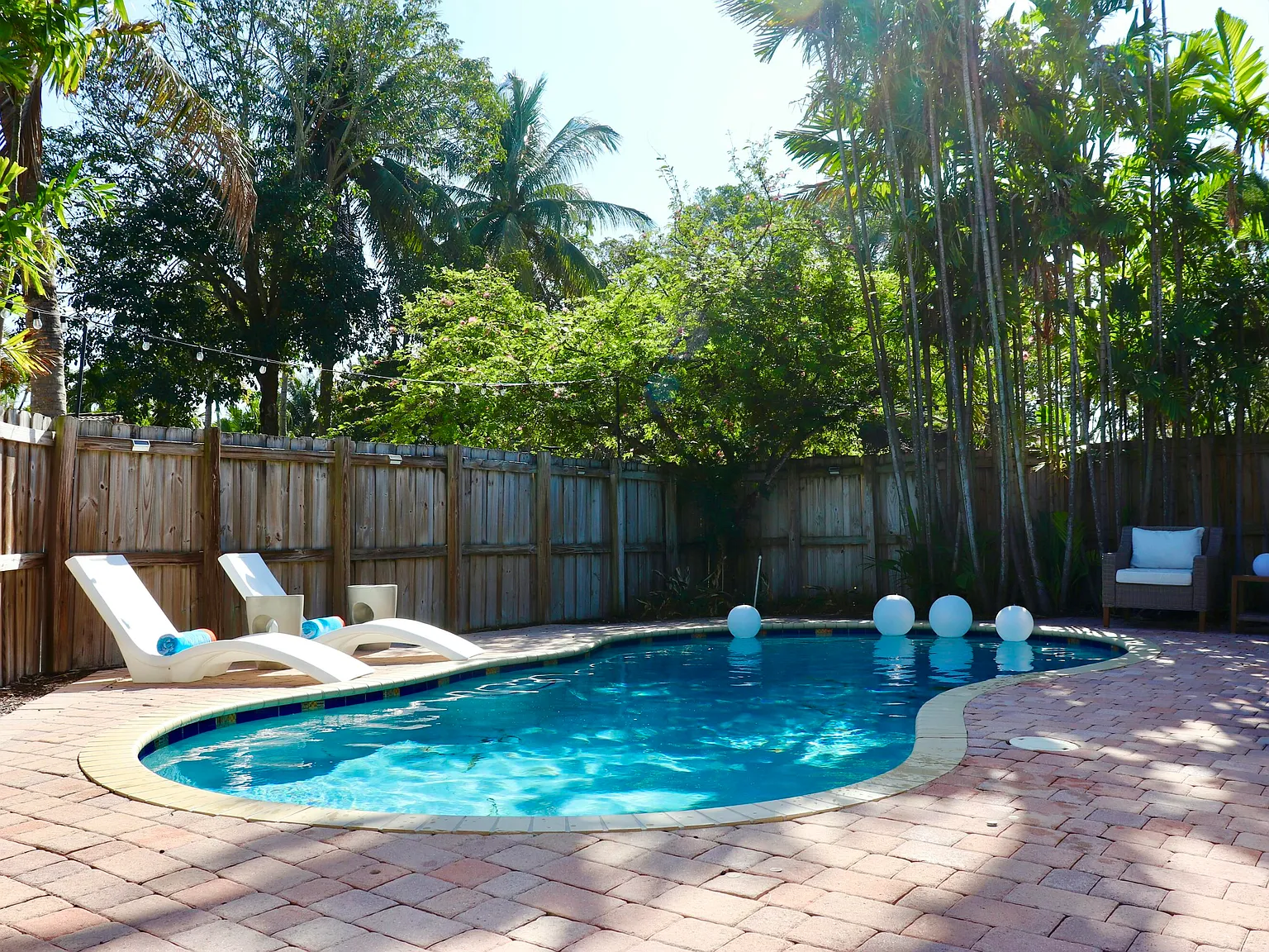 3 bed, 2.0 bath, 1973 sqft, $6,200 — Photo 3