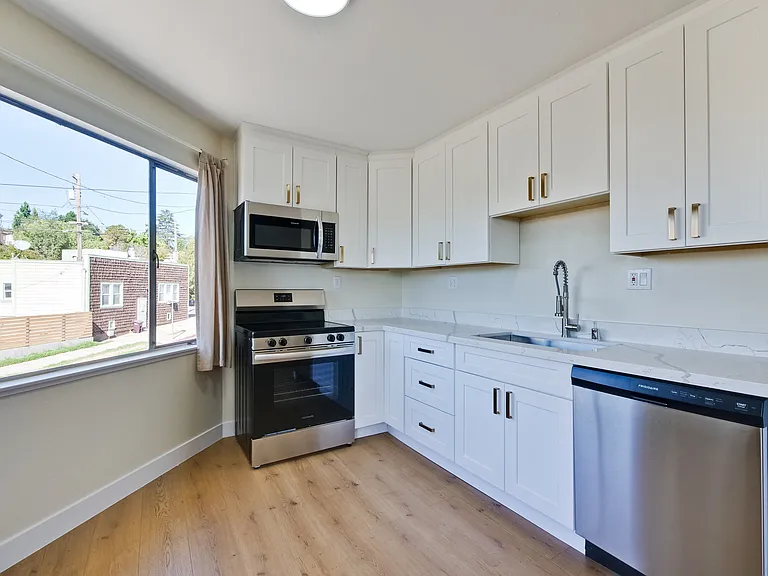 2908 Birdsall Ave #2908 — Photo 41