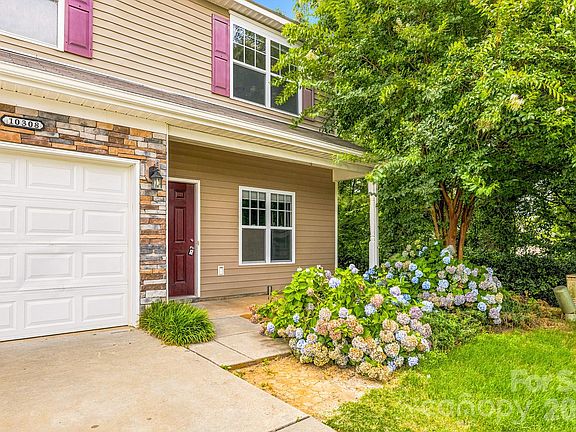 3rd image of 10308 Cloyne Ct