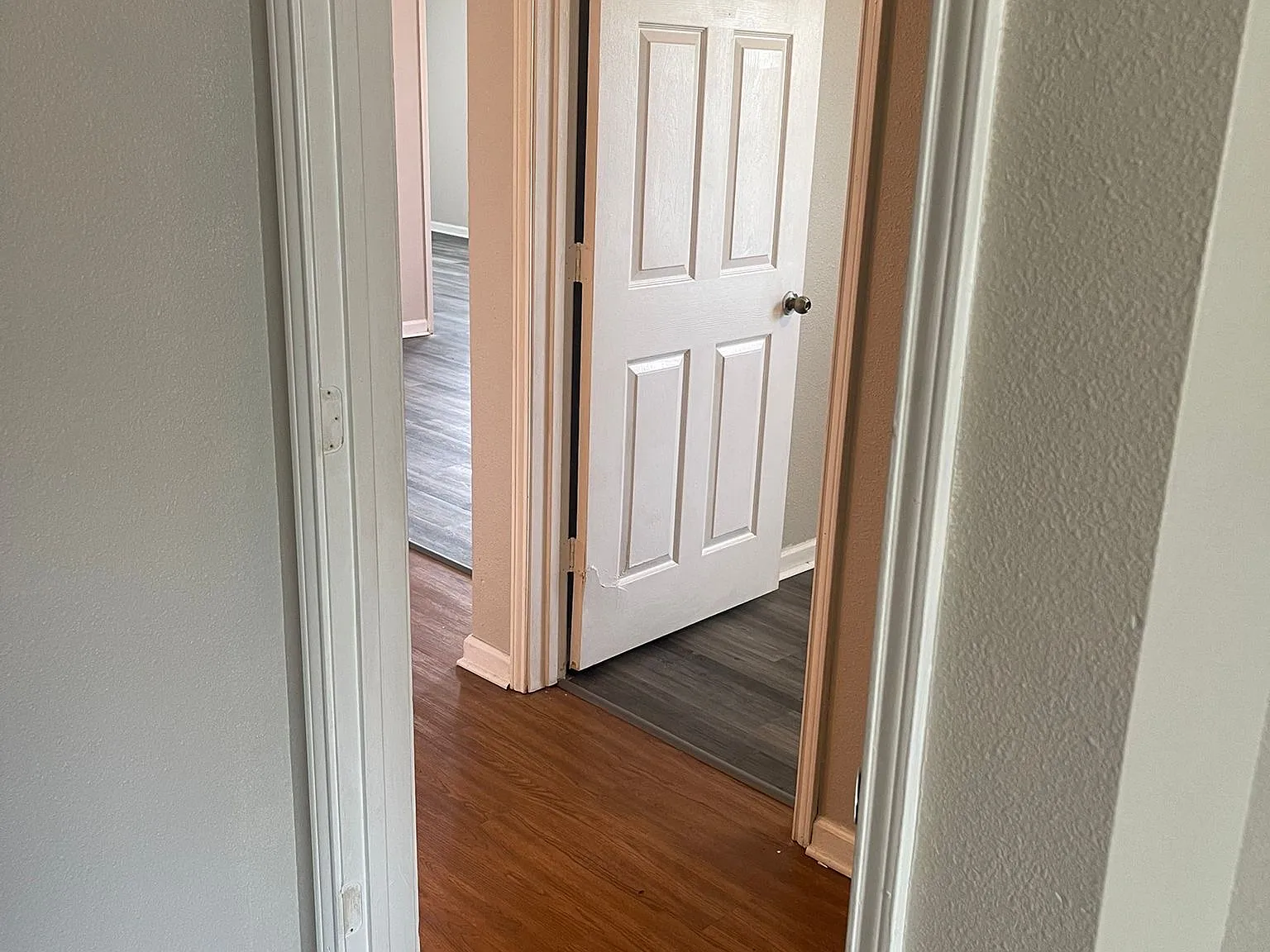 2 bed, 1060 sqft, $999 — Photo 4