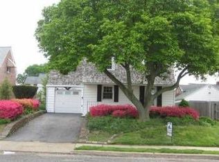 518 Amosland Rd, Morton, PA 19070