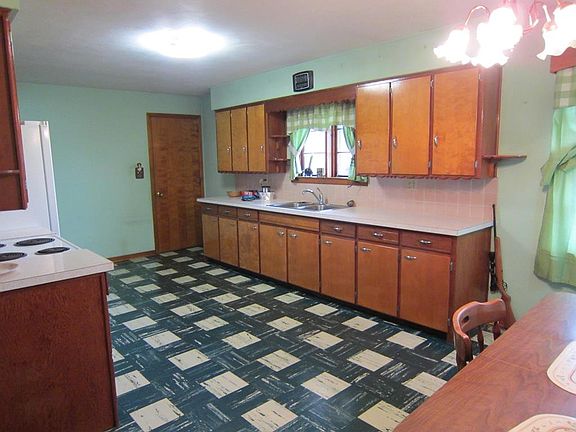 4th image of 1302 County Road 1153