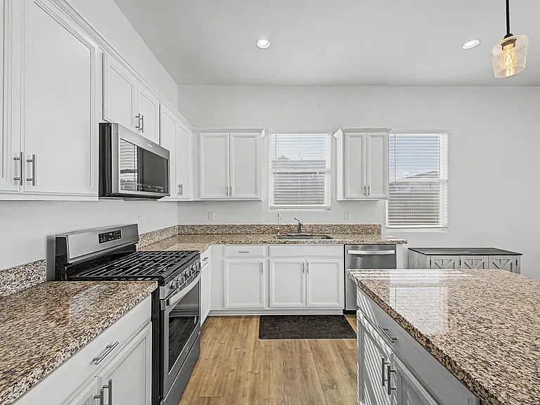 10112 E Trent Ave — Photo 10
