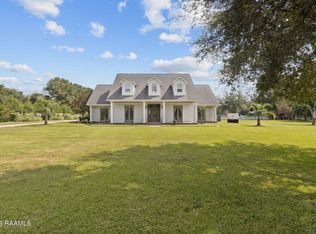 411 Copperfield Way, Youngsville, LA 70592