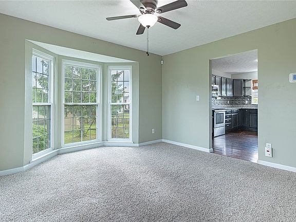 4th image of 23 Holly Dr