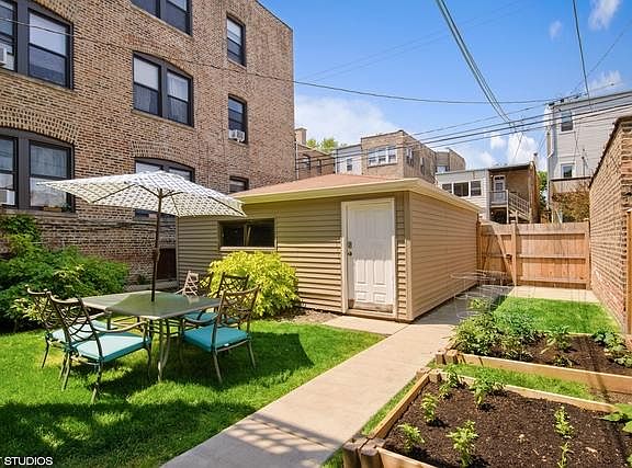 3rd image of 4848 N Rockwell St #1