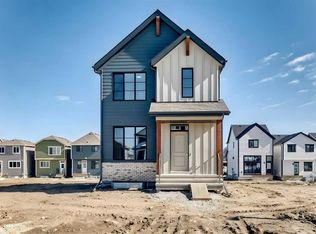 185 W Mercado Lndg SE, Calgary, AB T3M 4C6
