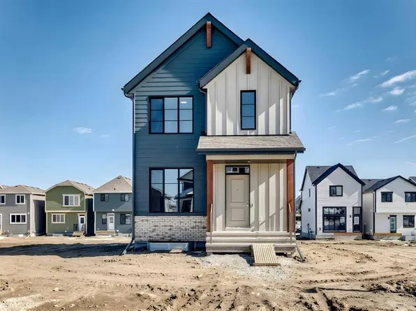185 W Mercado Lndg SE, Calgary, AB T3M 4C6