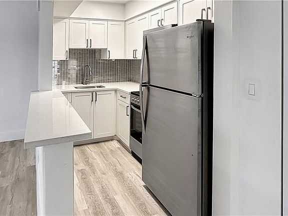 2nd image of 5630 NE 18th Ave APT 202