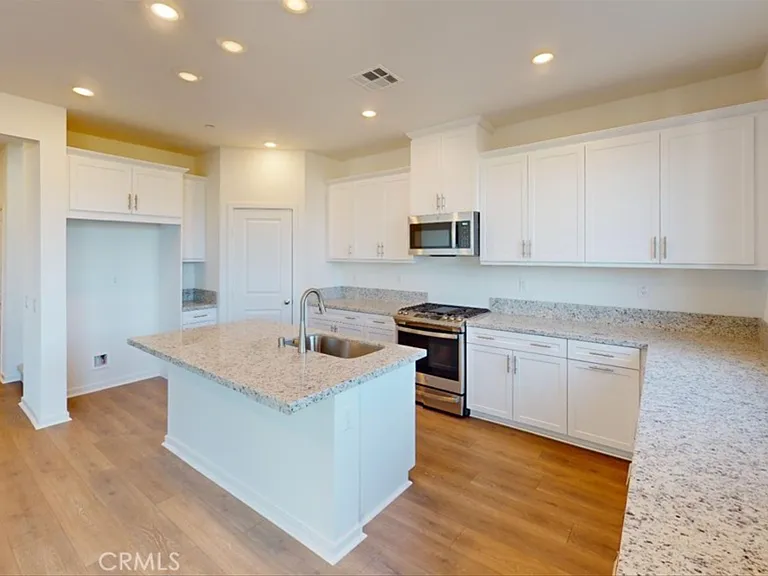 2206 Yuzu St — Photo 1