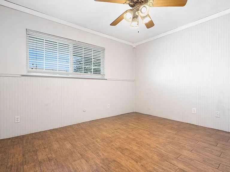 1207 W Wall St — Photo 13