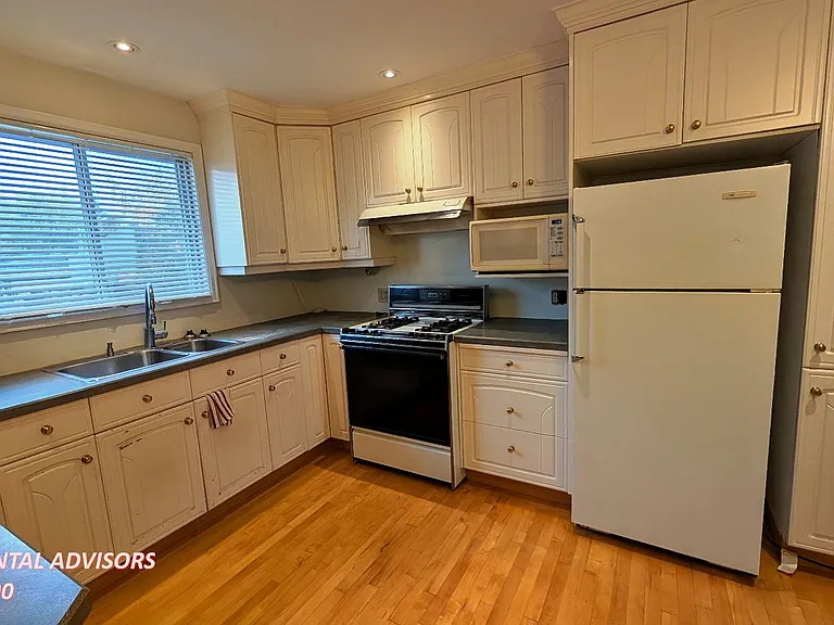 1732 23rd Ave NW — Photo 4