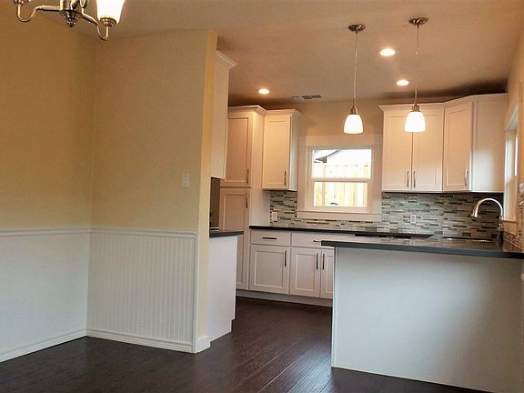 5th image of 327 Haven St