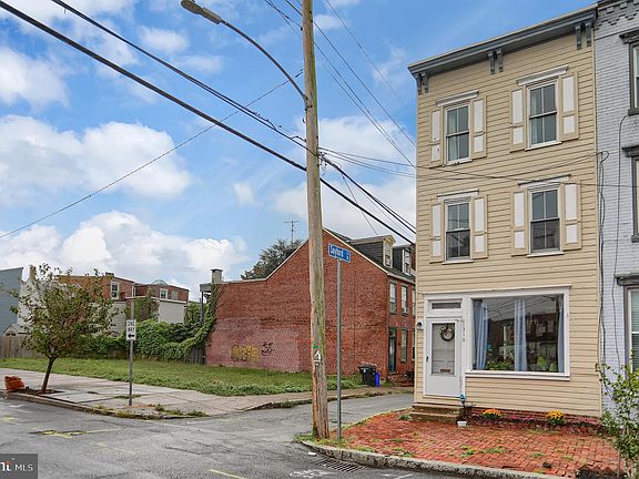 2nd image of 1310 Green St