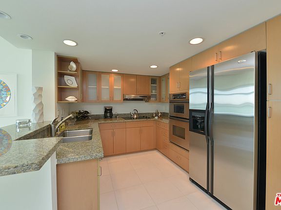5th image of 13700 Marina Pointe Dr Unit 1003