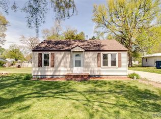 1115 W Carpenter St, Jerseyville, IL 62052