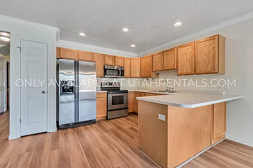 1156 S 1420 E Photo 1
