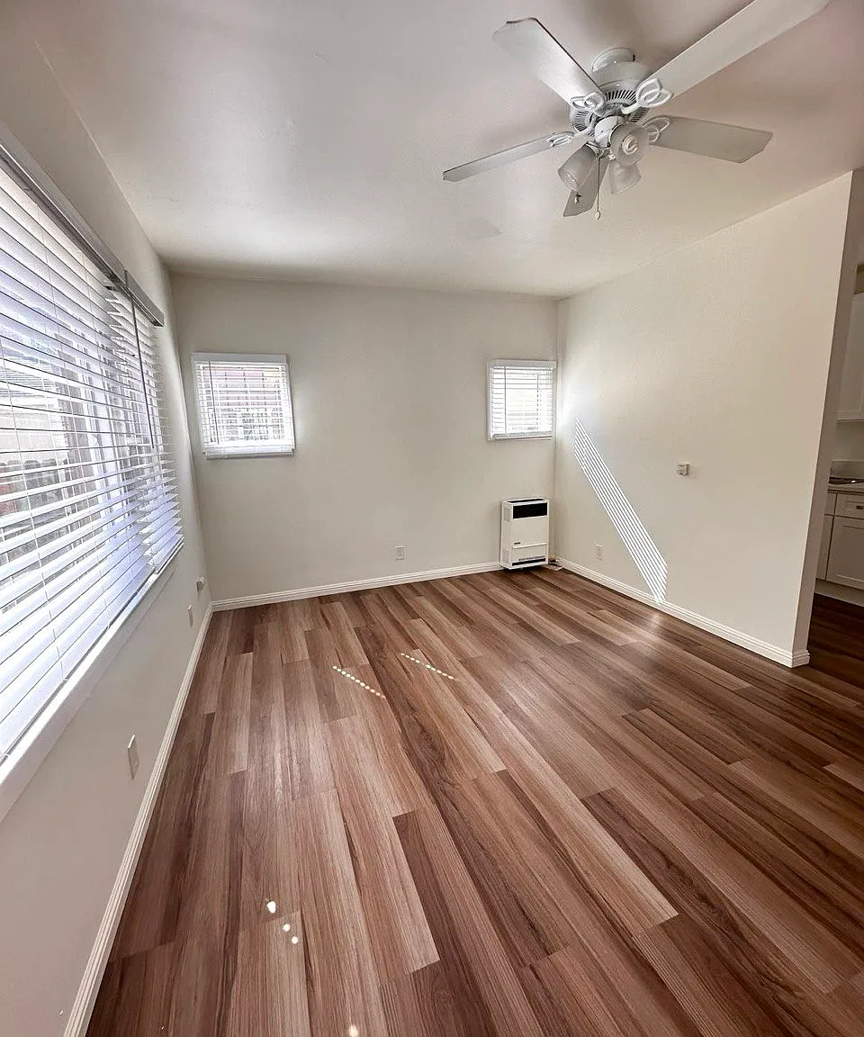 Studio, 400 sqft, $1,495 — Photo 2