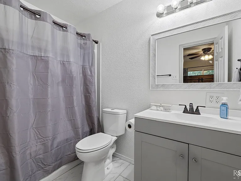 213 Twin Oaks Dr — Photo 13