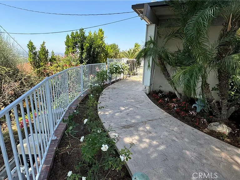 1345 Paseo Redondo — Photo 16