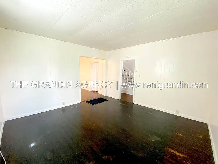 909 13th St SE — Photo 9