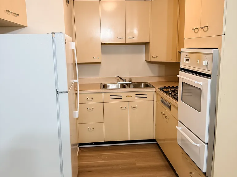 118 W Virginia St #6 — Photo 5