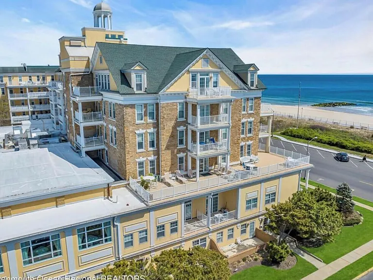 700 Ocean Ave — Photo 16