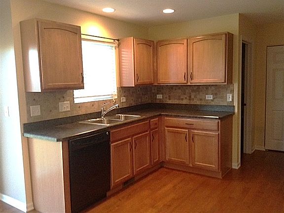 3rd image of 25139 Presidential Ave