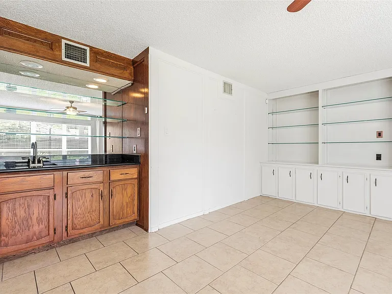21431 Park Bend Dr — Photo 5
