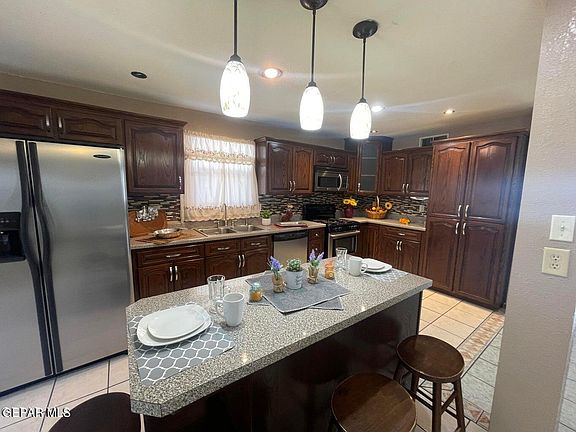 4th image of 808 Merriman Dr