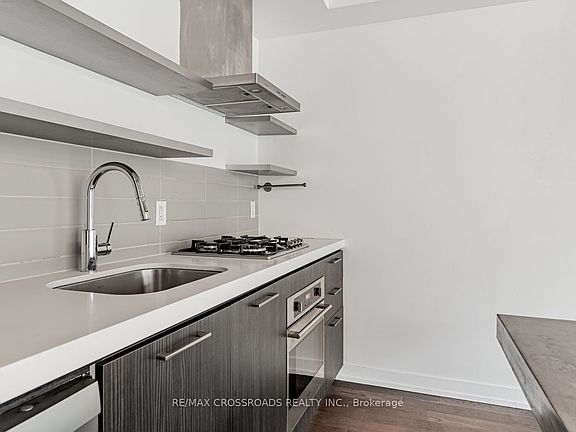 5th image of 560 King St W #524
