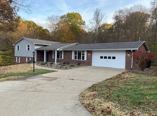 211 Deerwalk Cir, Marietta, OH 45750