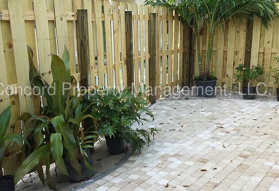 3rd image of 716 Tequesta St #1
