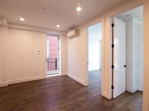 2nd image of 321 Woodbine St #F2