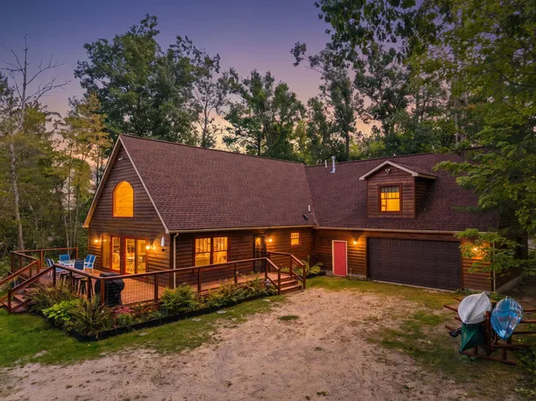 3398 Channel Dr, Lewiston, MI 49756
