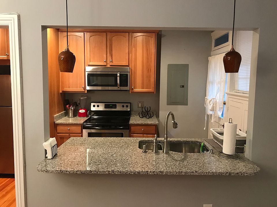 1st image of 3122 Kensington Ave APT 6