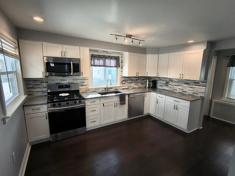 997 Edgemere Dr — Photo 12